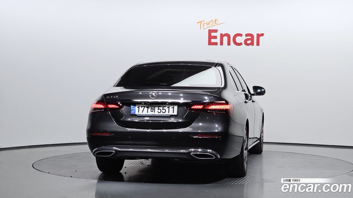 Mercedes-Benz E-Class 2021