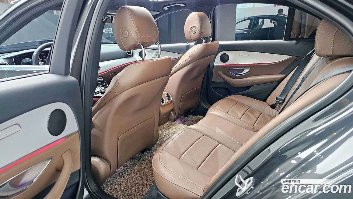 Mercedes-Benz E-Class 2021