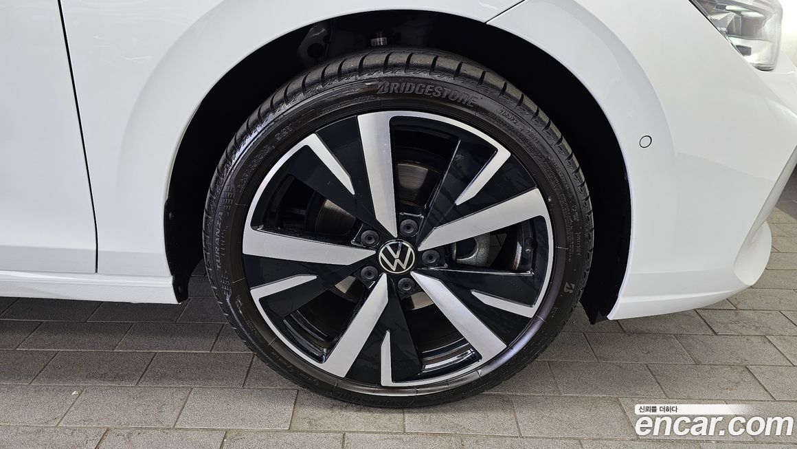 Volkswagen Golf 2025