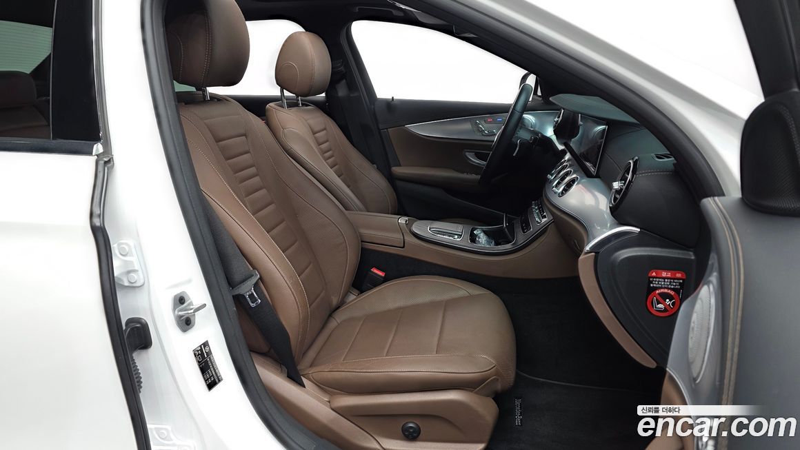 Mercedes-Benz E-Class 2021