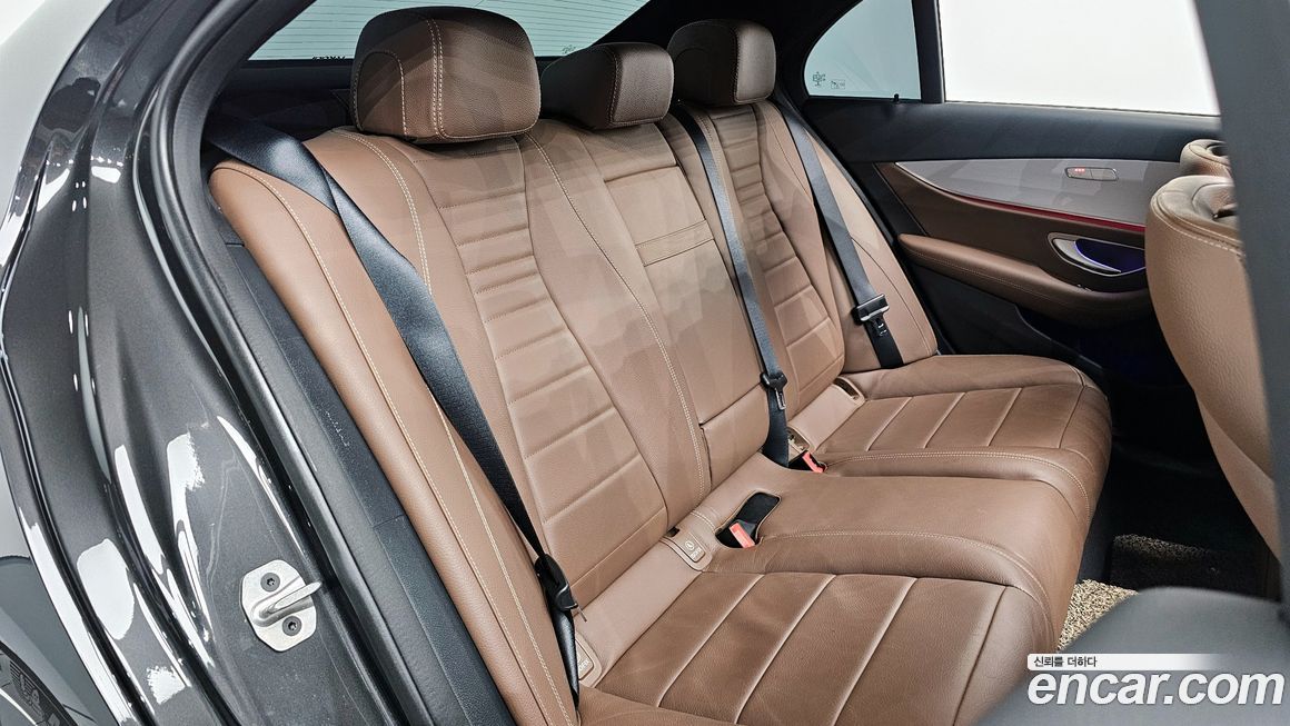Mercedes-Benz E-Class 2021