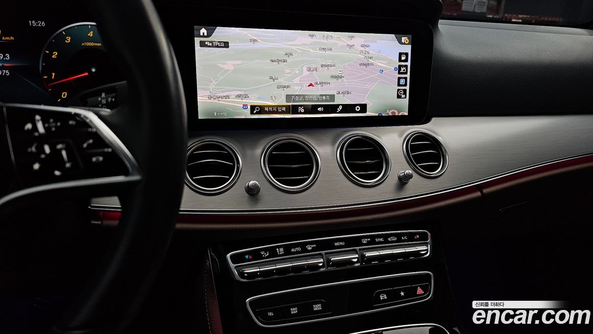 Mercedes-Benz E-Class 2021