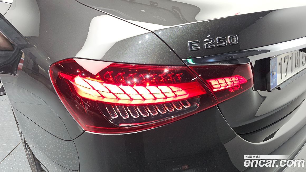 Mercedes-Benz E-Class 2021