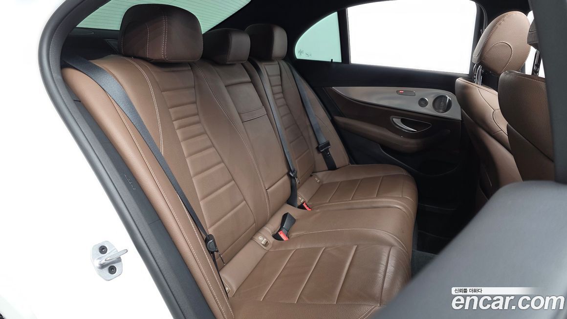 Mercedes-Benz E-Class 2021