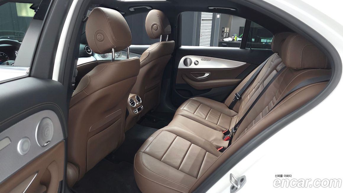 Mercedes-Benz E-Class 2021
