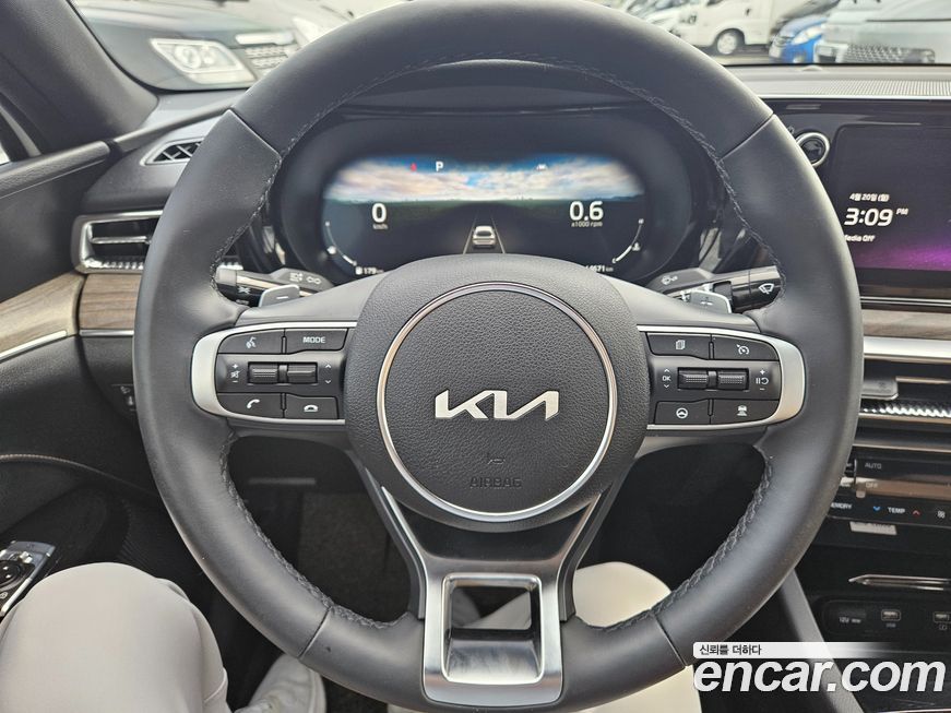 Kia K5 2023