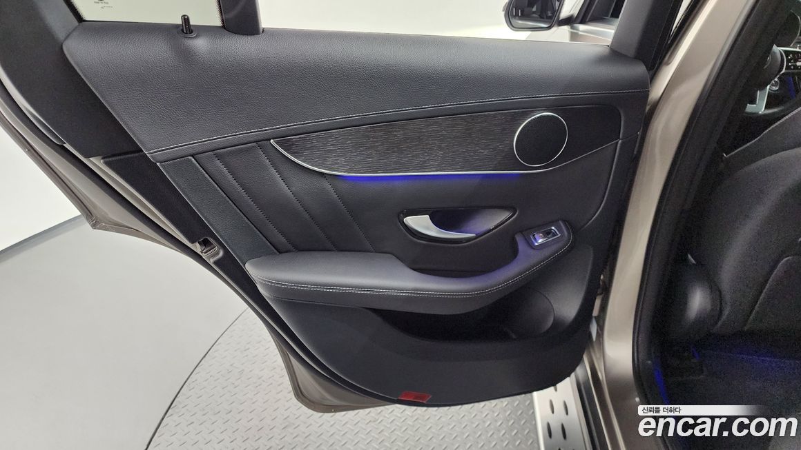 Mercedes-Benz GLC-Class 2022