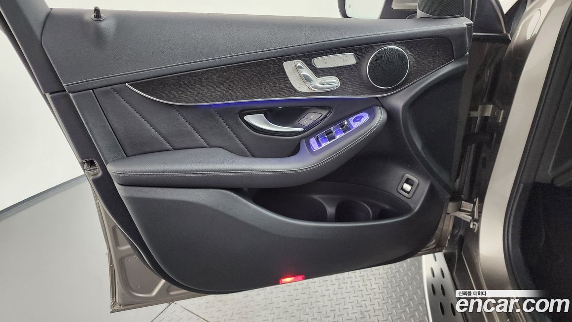 Mercedes-Benz GLC-Class 2022