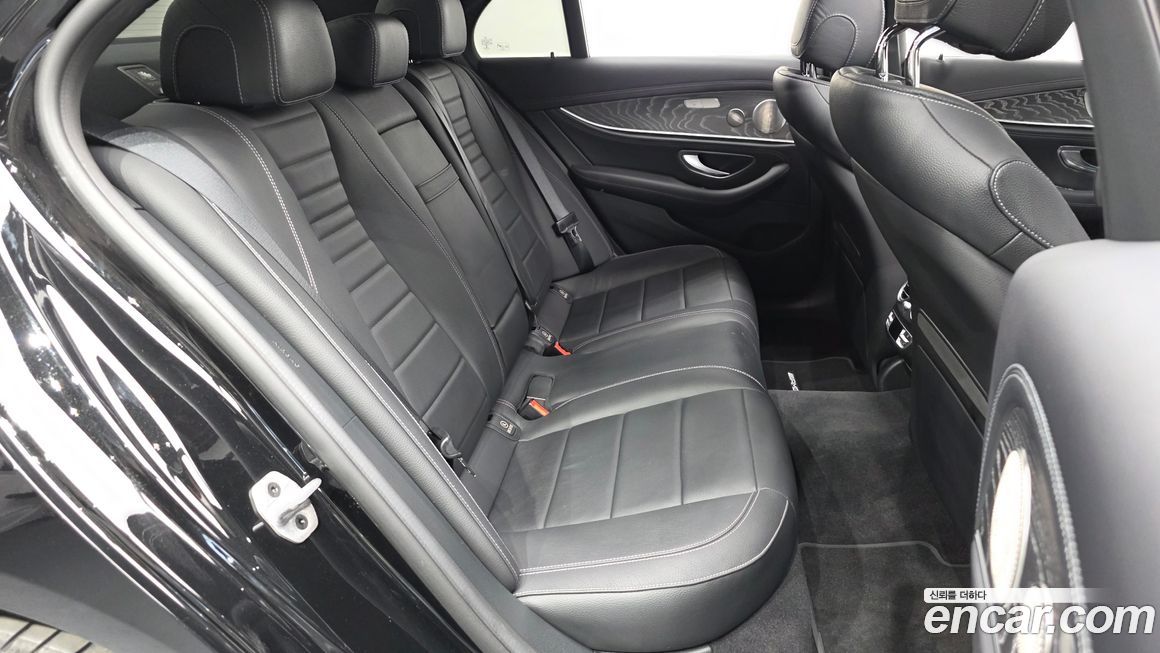 Mercedes-Benz E-Class 2022