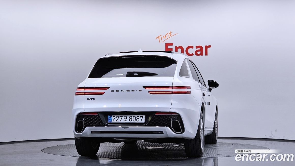 Genesis GV70 2024