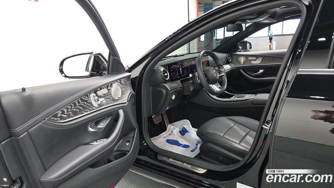 Mercedes-Benz E-Class 2022