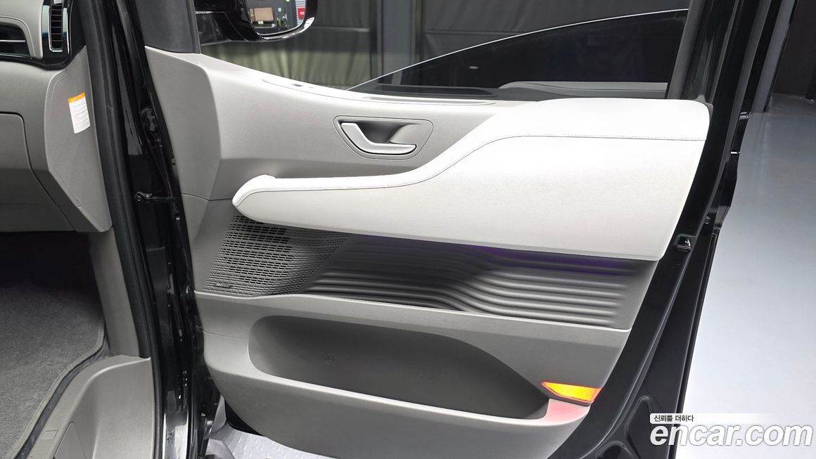 Hyundai Staria 2025