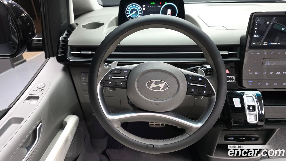 Hyundai Staria 2025