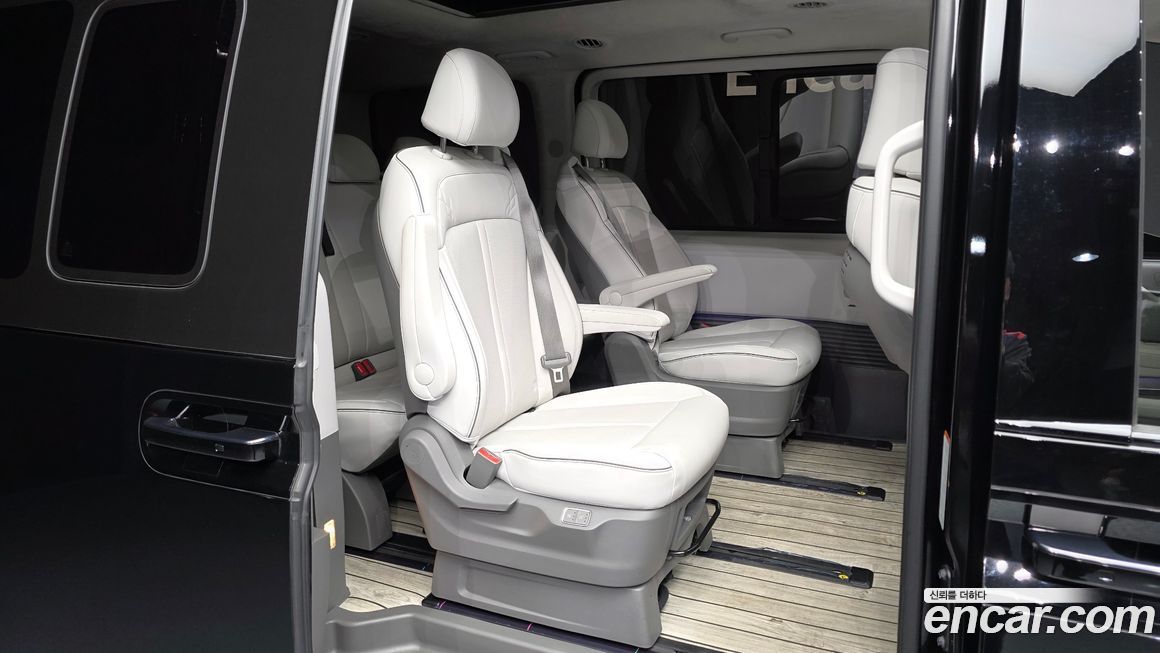 Hyundai Staria 2025