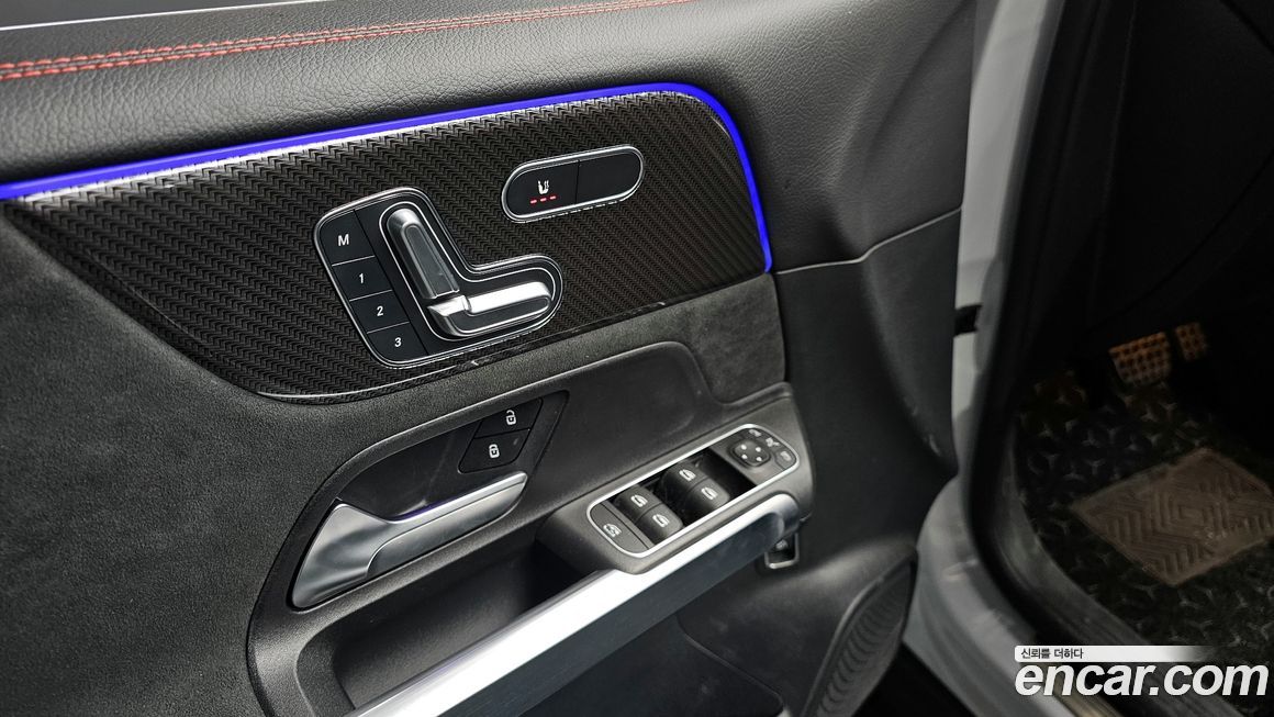 Mercedes-Benz GLB-Class 2023