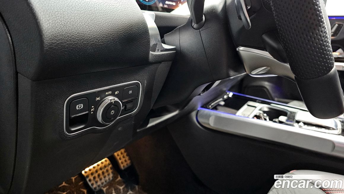 Mercedes-Benz GLB-Class 2023