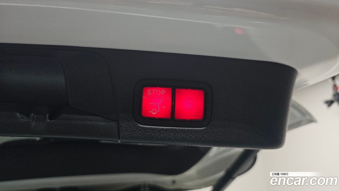 Mercedes-Benz GLB-Class 2025