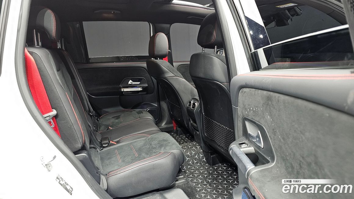 Mercedes-Benz GLB-Class 2023