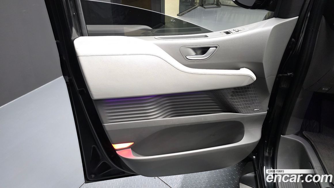 Hyundai Staria 2025