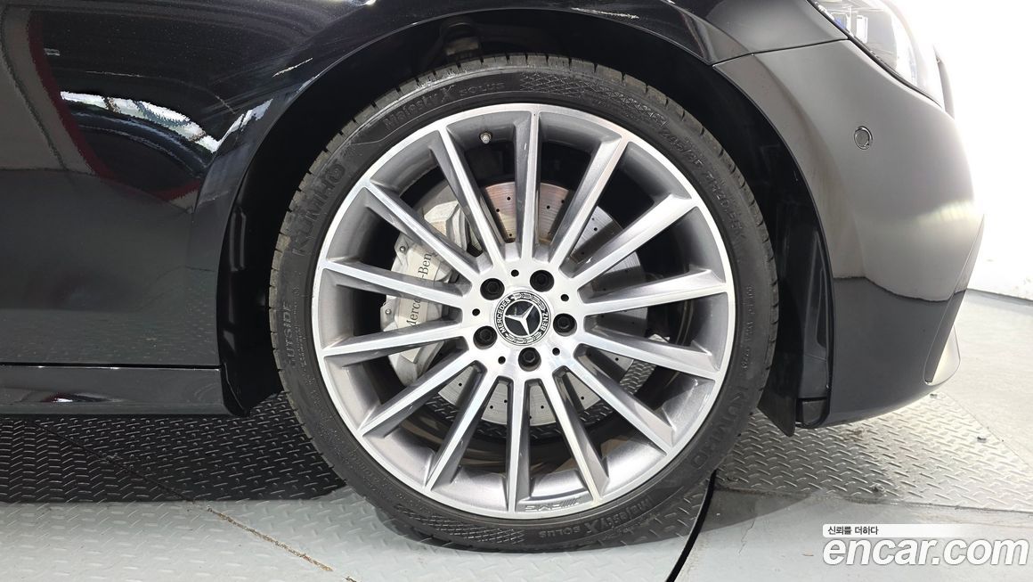 Mercedes-Benz E-Class 2022