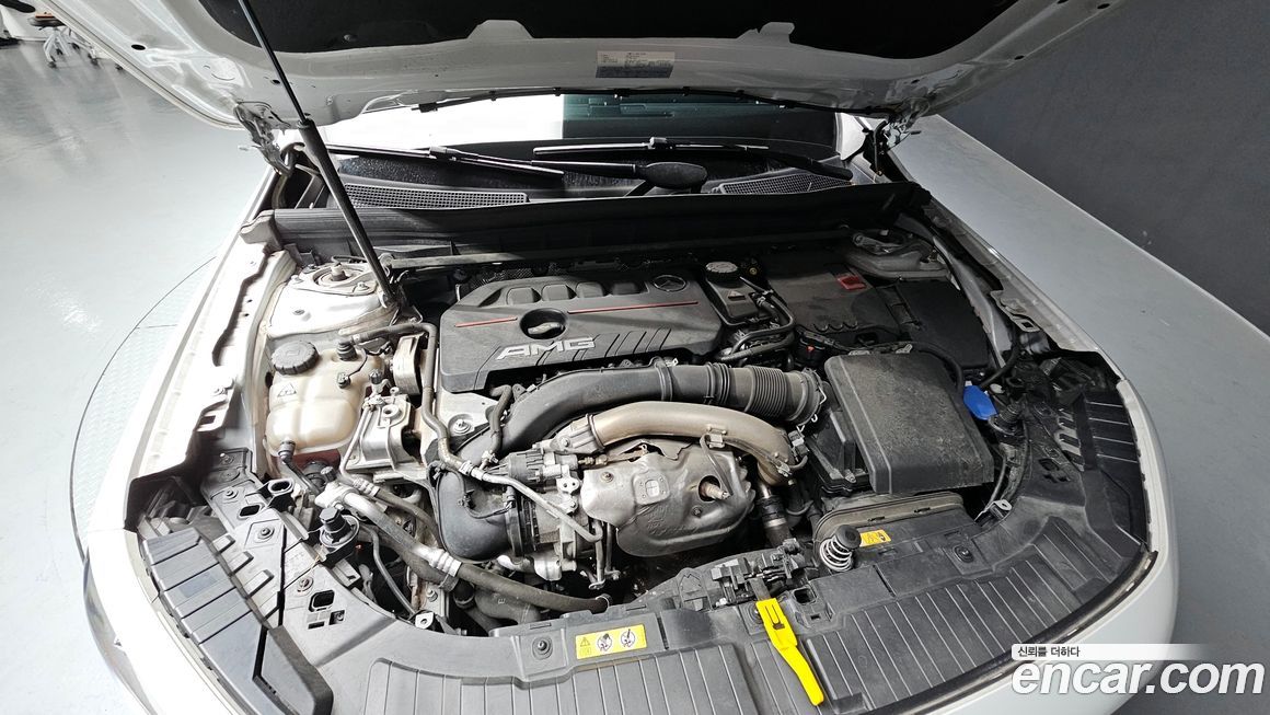 Mercedes-Benz GLB-Class 2023