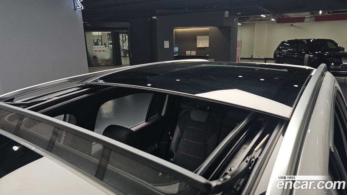 Mercedes-Benz GLB-Class 2025