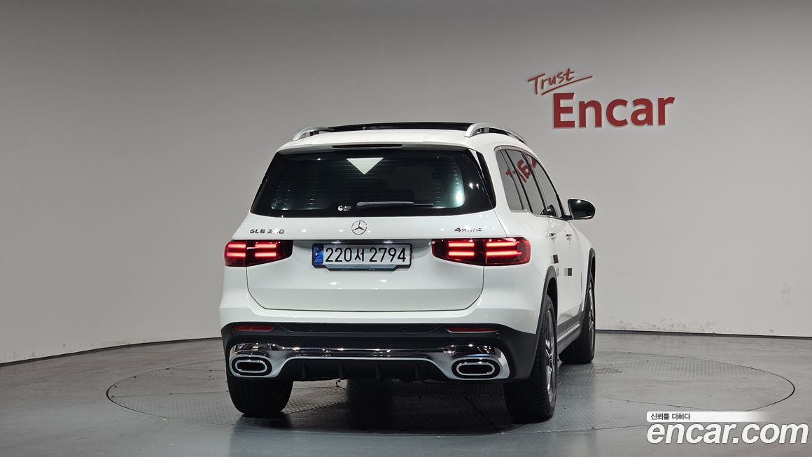 Mercedes-Benz GLB-Class 2025