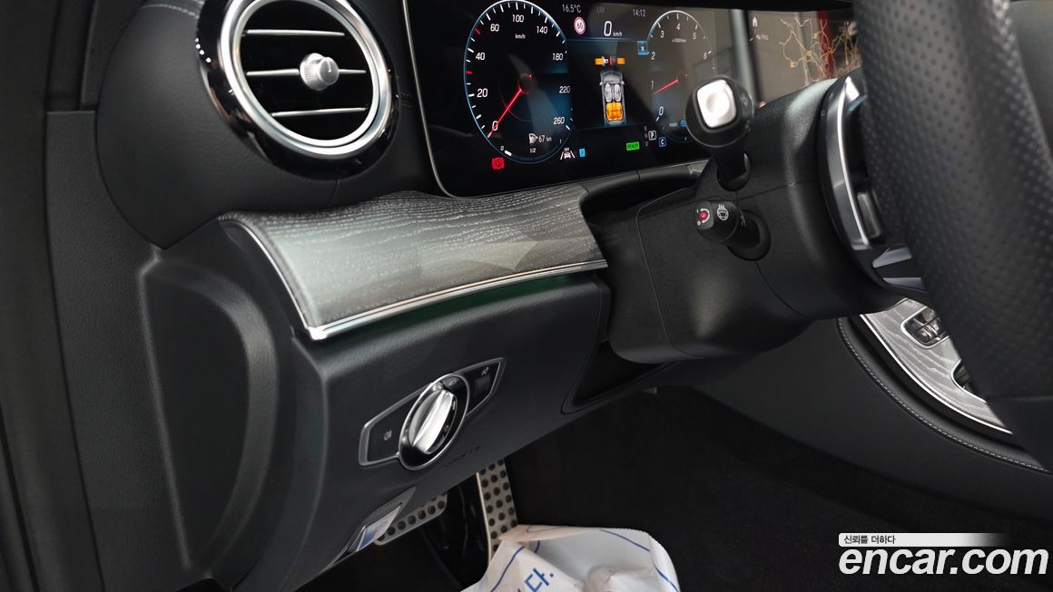 Mercedes-Benz E-Class 2022