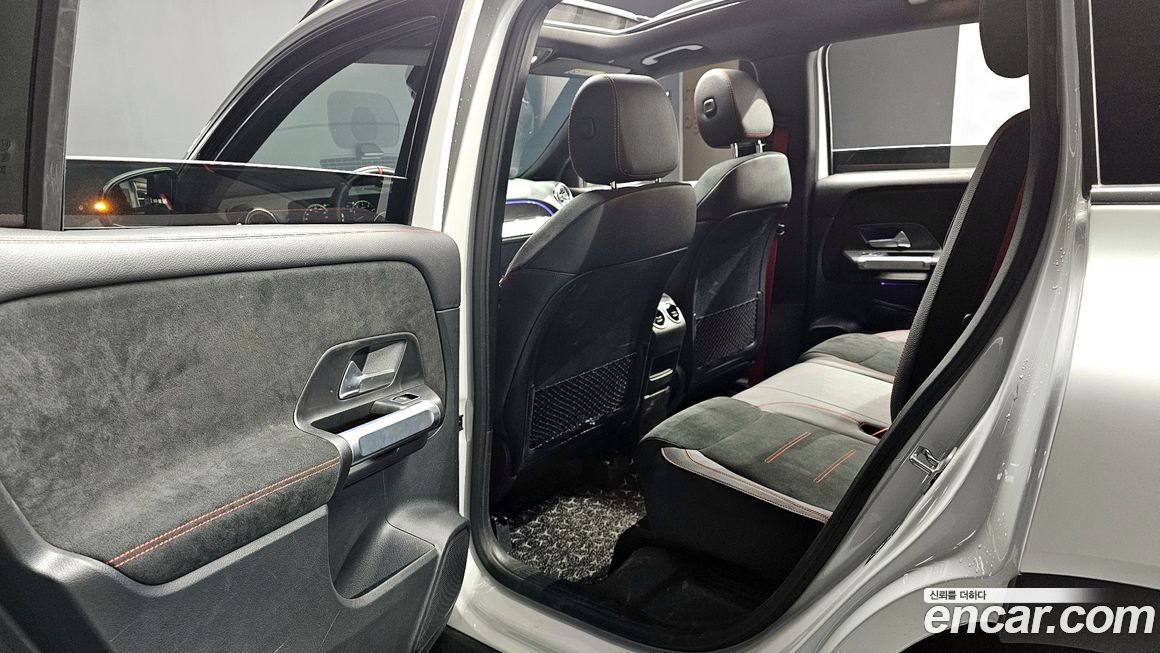 Mercedes-Benz GLB-Class 2023