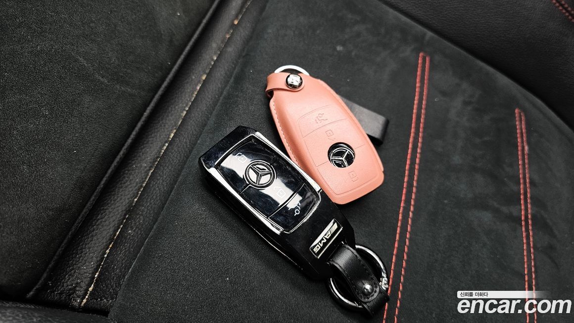 Mercedes-Benz GLB-Class 2023