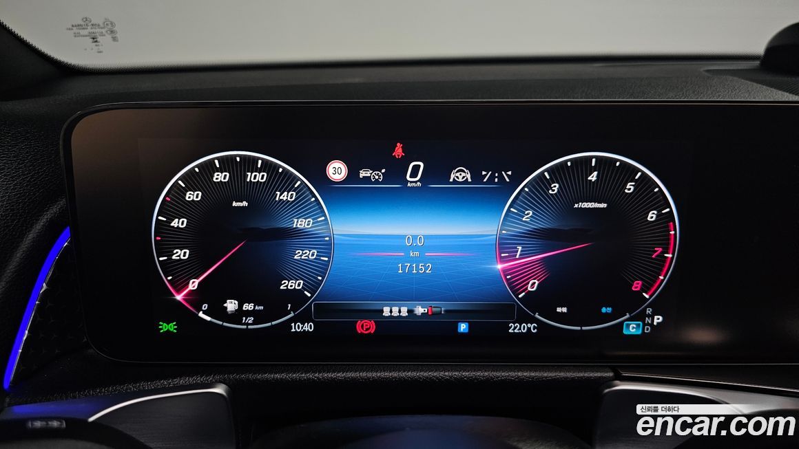 Mercedes-Benz GLB-Class 2025