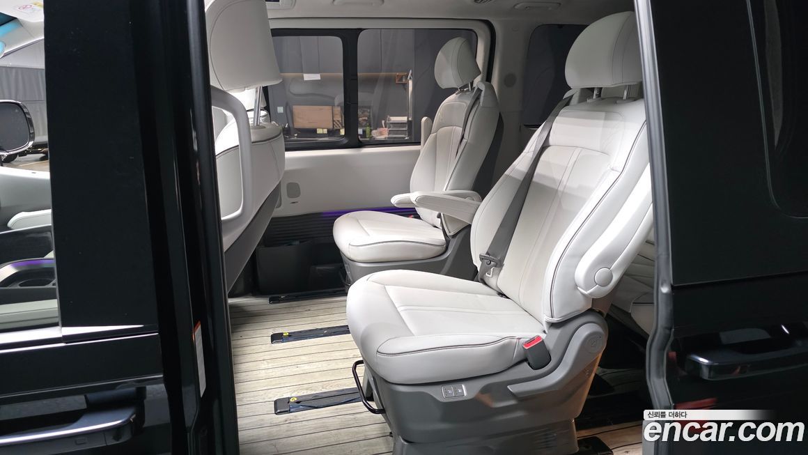 Hyundai Staria 2025