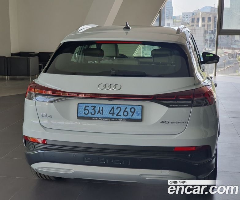 Audi Q4 e-tron 2025