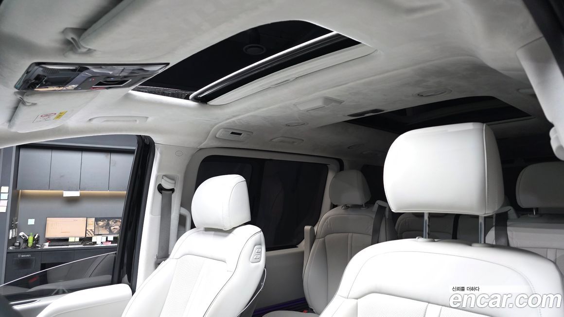 Hyundai Staria 2025