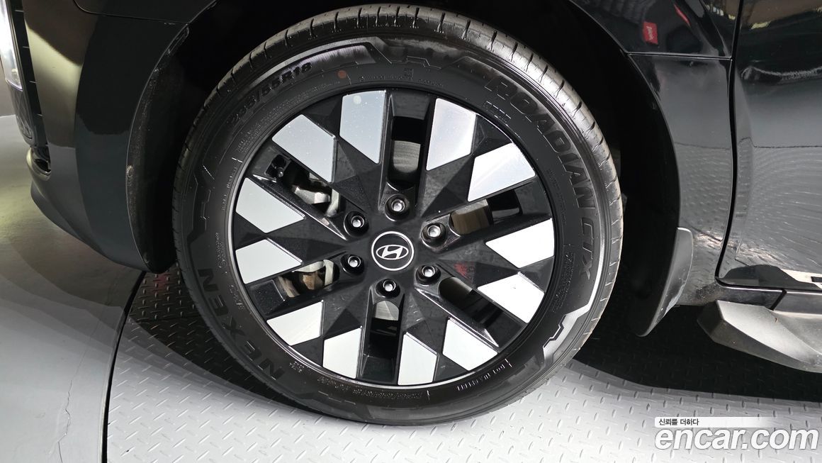 Hyundai Staria 2025