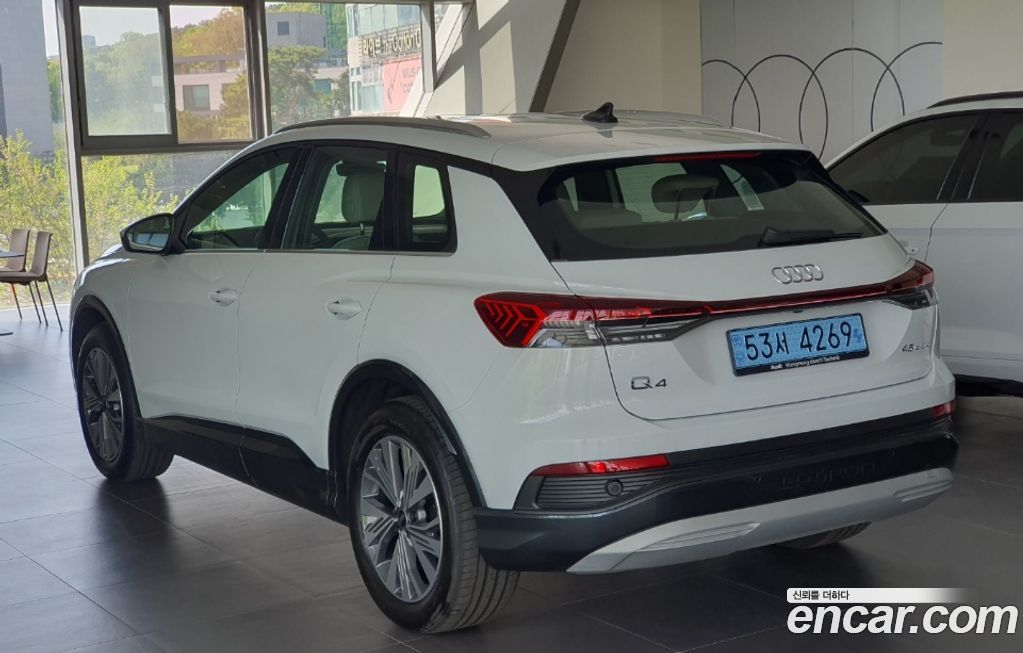 Audi Q4 e-tron 2025
