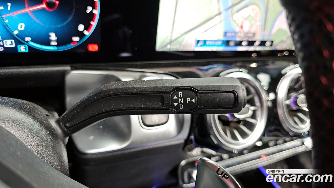 Mercedes-Benz GLB-Class 2023