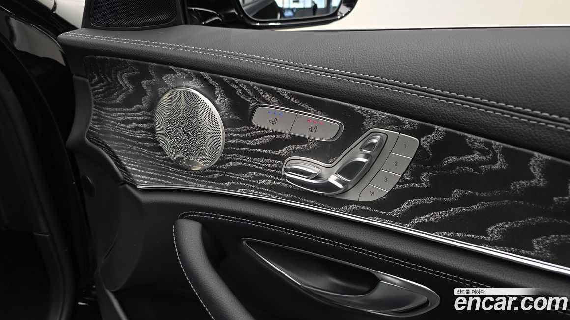 Mercedes-Benz E-Class 2022