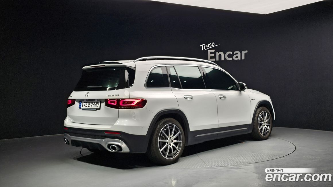 Mercedes-Benz GLB-Class 2023