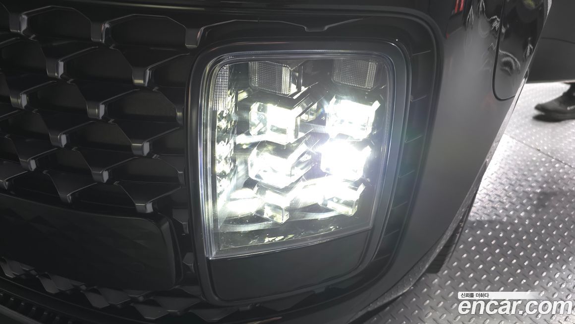 Hyundai Staria 2025