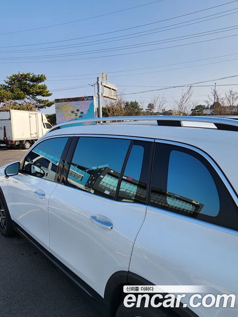 Mercedes-Benz EQB 2023