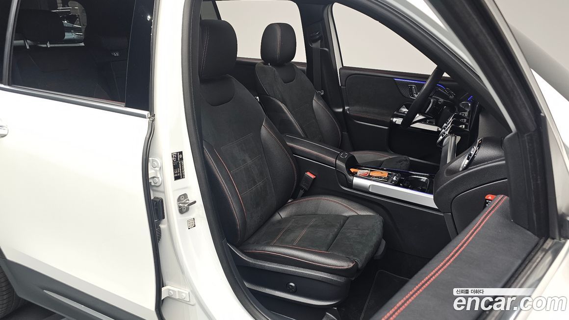 Mercedes-Benz GLB-Class 2025