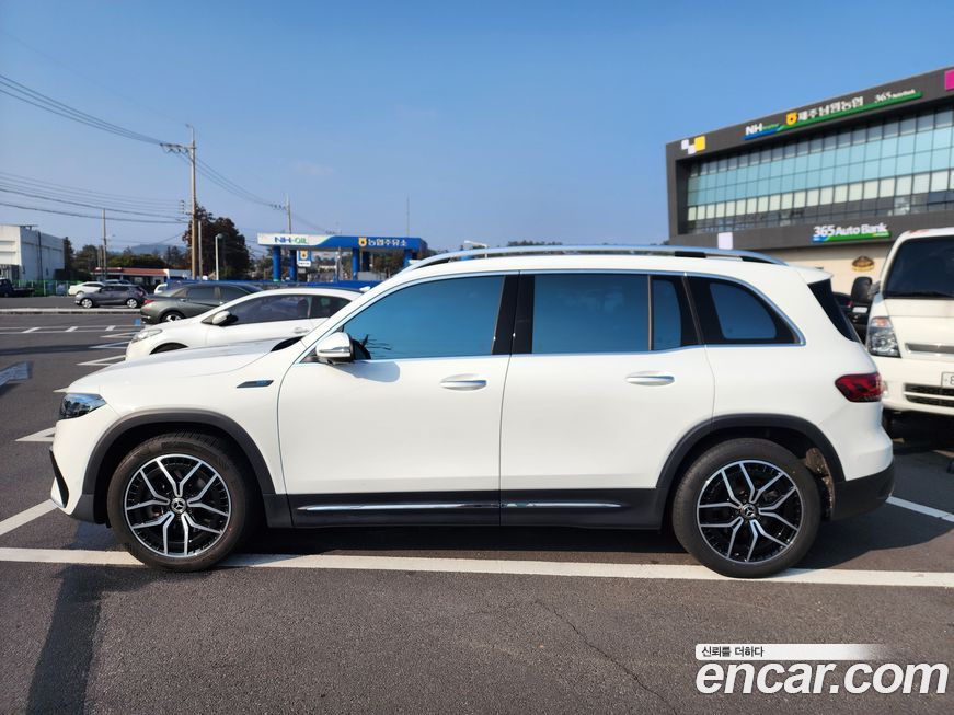 Mercedes-Benz EQB 2023