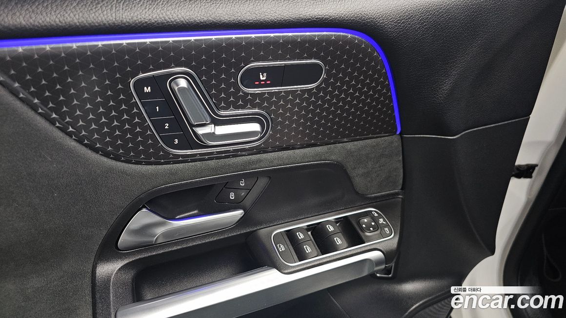 Mercedes-Benz GLB-Class 2025