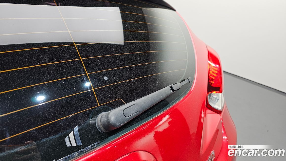 Hyundai Veloster 2012