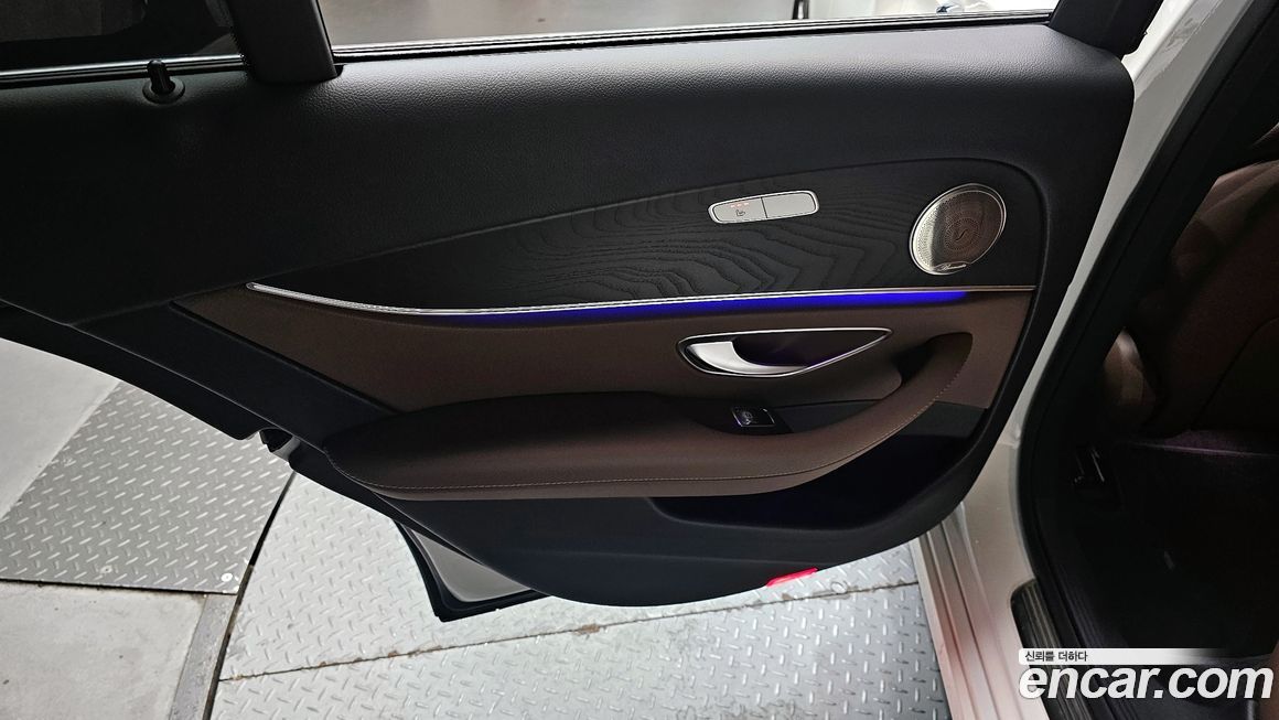 Mercedes-Benz E-Class 2023