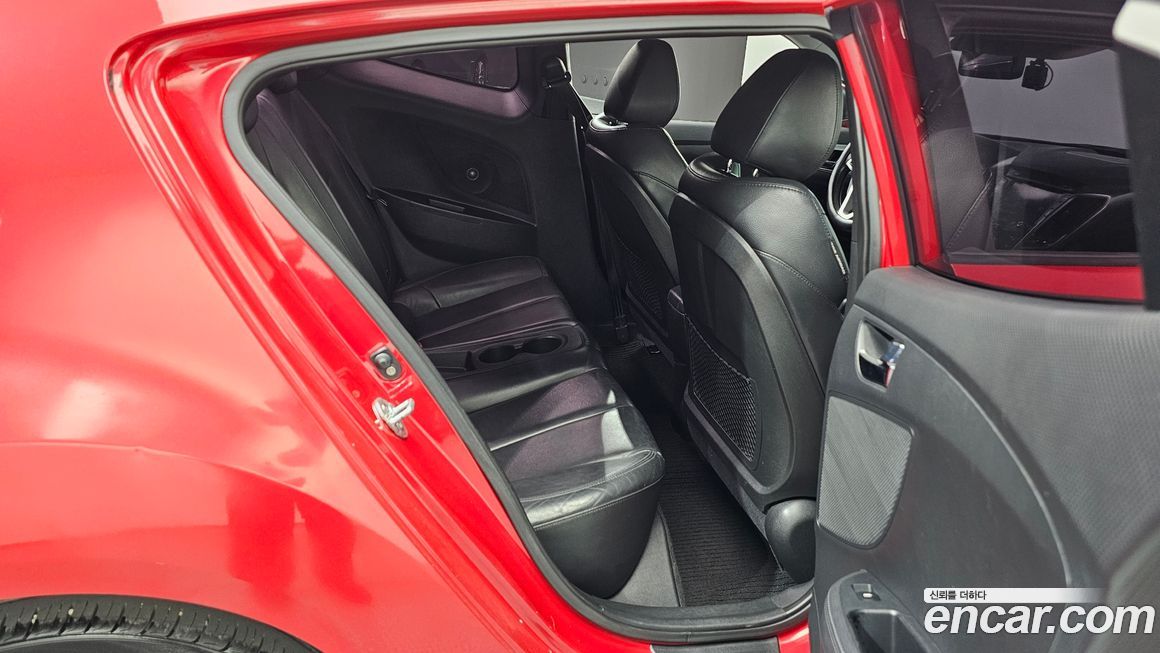 Hyundai Veloster 2012