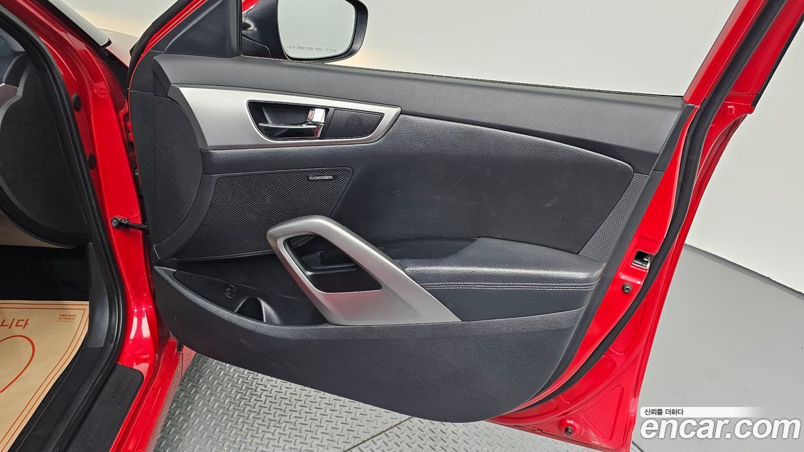 Hyundai Veloster 2012