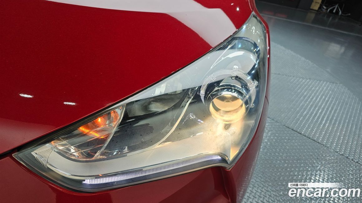 Hyundai Veloster 2012