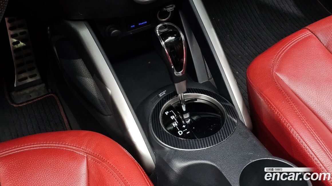 Hyundai Veloster 2012